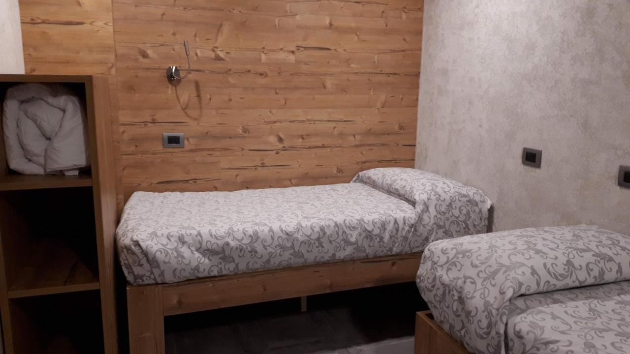 Hotel Bed & Rooms , Corte Rossa -1 Min Walk To Bernina Express Tirano Exterior photo
