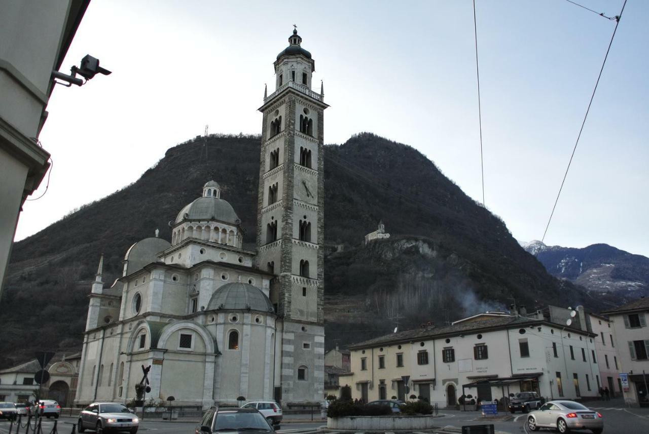 Hotel Bed & Rooms , Corte Rossa -1 Min Walk To Bernina Express Tirano Exterior photo